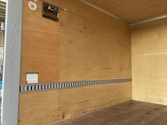 TOYOTA DYNA 2018 Image 31