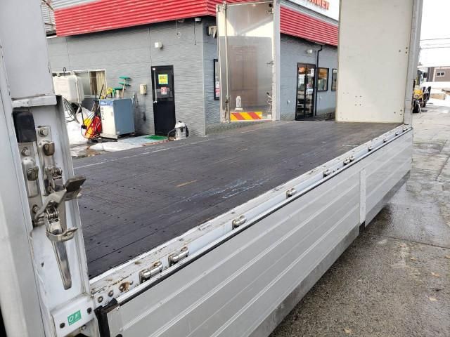 HINO DUTRO 2012 Image 31