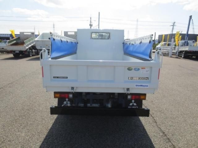 MITSUBISHI CANTER 2025 Image 31