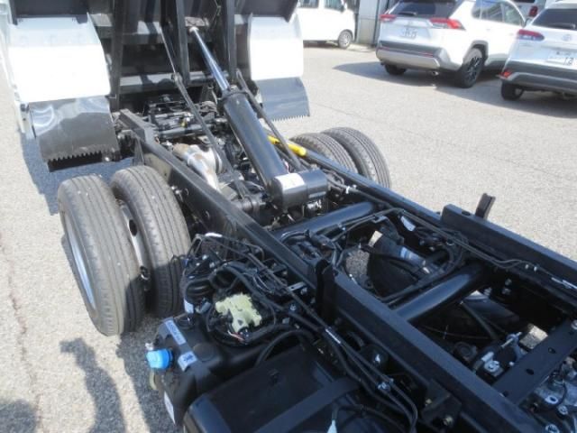 MITSUBISHI CANTER 2025 Image 31