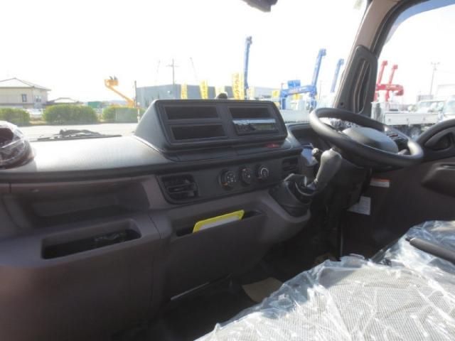 MITSUBISHI CANTER 2025 Image 31