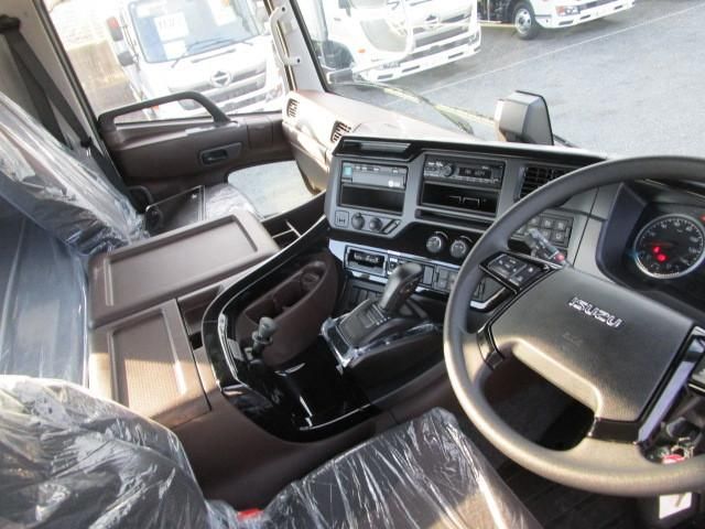 ISUZU GIGA 2024 Image 31