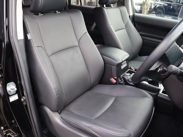 TOYOTA LANDCRUISER PRADO 2023 Image 31