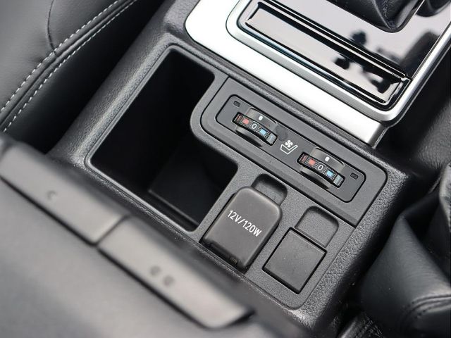 TOYOTA LANDCRUISER PRADO 2023 Image 31