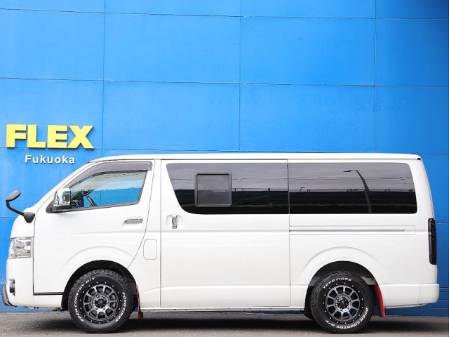 TOYOTA HIACE VAN 2WD 2022 Image 31