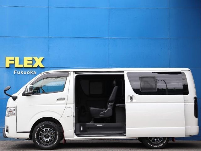 TOYOTA HIACE VAN 2WD 2022 Image 31