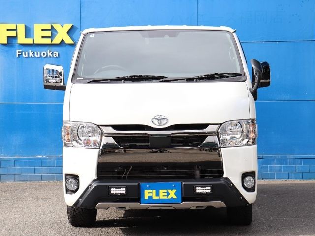 TOYOTA HIACE VAN 2WD 2022 Image 31
