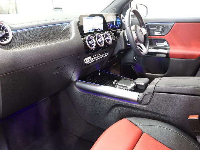 MERCEDES BENZ GLA CL 2020 Image 31