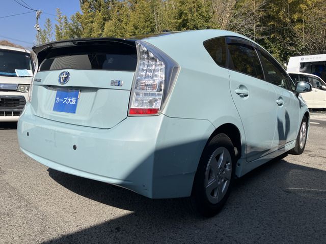 TOYOTA PRIUS 2011 Image 31