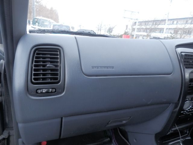 TOYOTA HILUXSURF WAGON 4WD 1997 Image 31