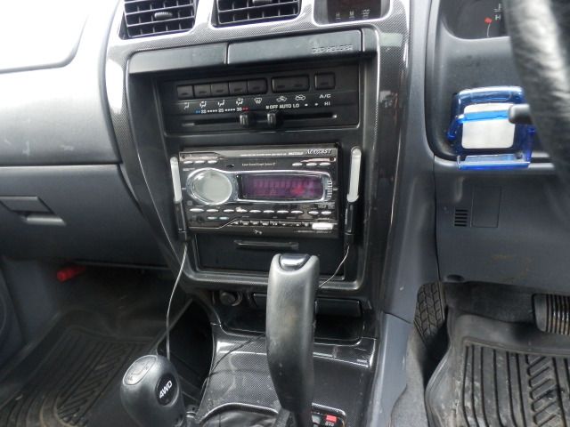 TOYOTA HILUXSURF WAGON 4WD 1997 Image 31