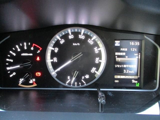 TOYOTA HIACE VAN 2WD 2026 Image 31