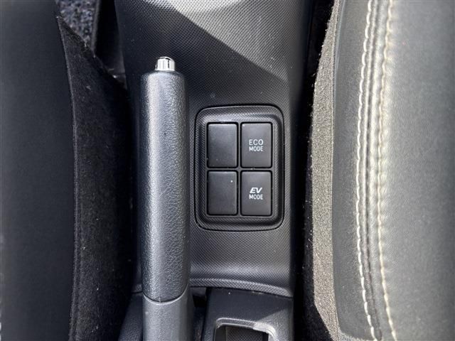 TOYOTA AQUA 2013 Image 31