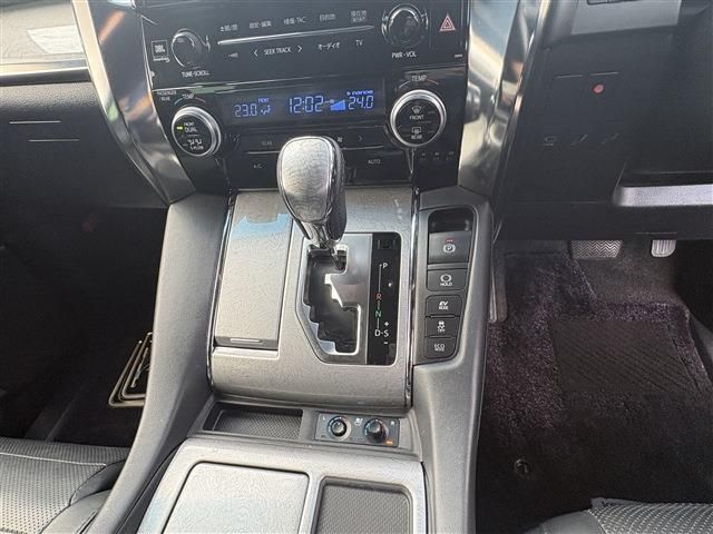 TOYOTA VELLFIRE  HYBRID 4WD 2019 Image 31