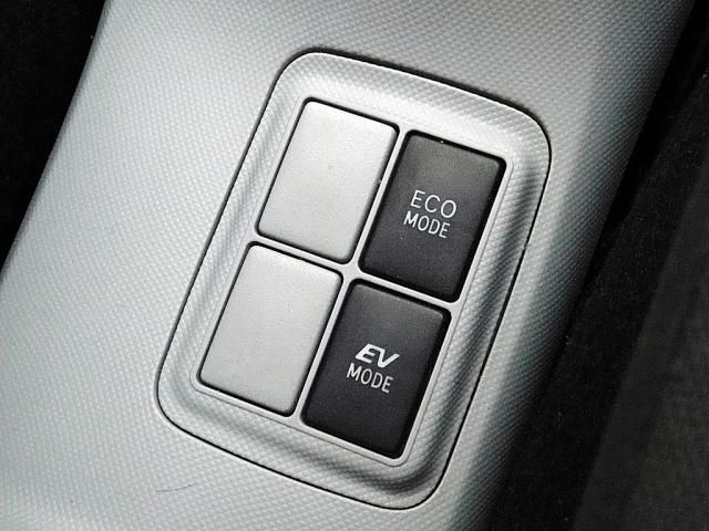 TOYOTA AQUA 2014 Image 31