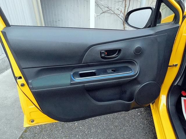 TOYOTA AQUA 2014 Image 31