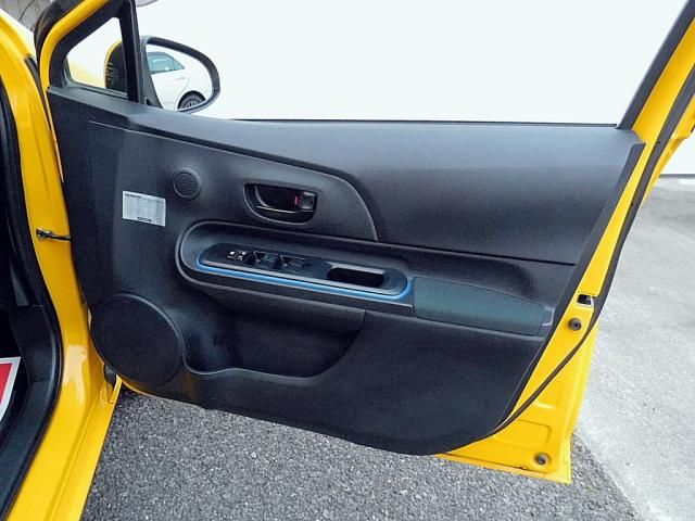 TOYOTA AQUA 2014 Image 31