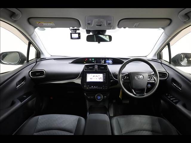 TOYOTA PRIUS PHV 2019 Image 31