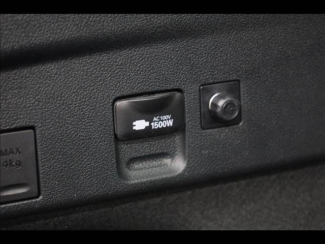 TOYOTA PRIUS PHV 2019 Image 31