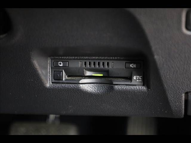 TOYOTA PRIUS PHV 2019 Image 31