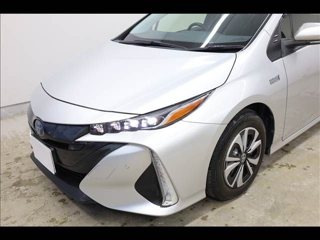 TOYOTA PRIUS PHV 2019 Image 31