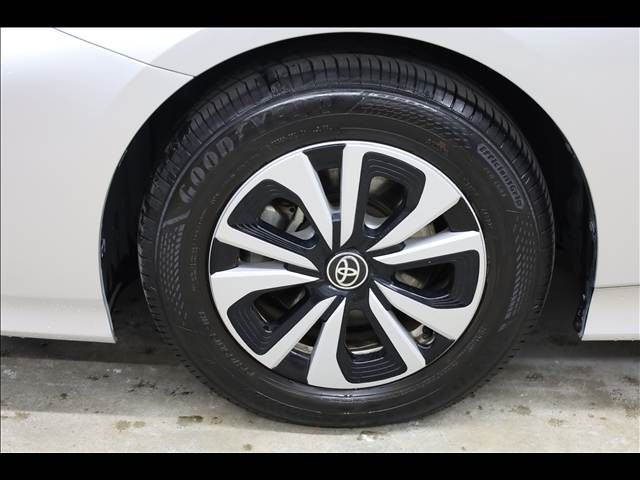 TOYOTA PRIUS PHV 2019 Image 31