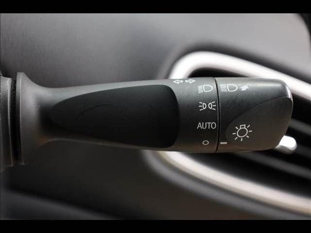 TOYOTA PRIUS PHV 2019 Image 31