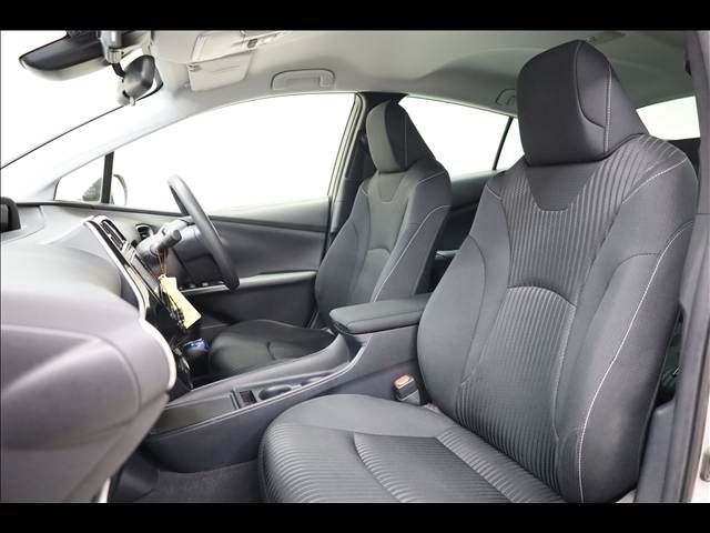 TOYOTA PRIUS PHV 2019 Image 31