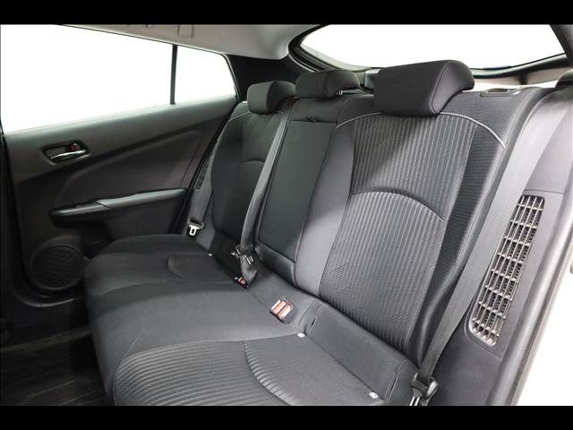 TOYOTA PRIUS PHV 2019 Image 31