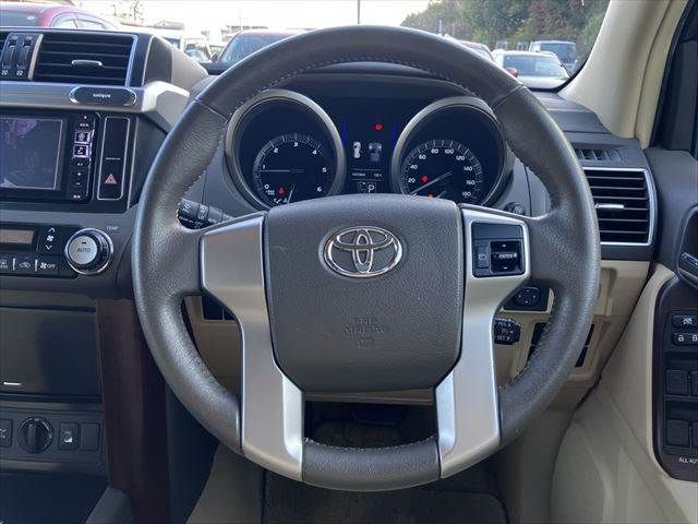 TOYOTA LANDCRUISER PRADO 2015 Image 31