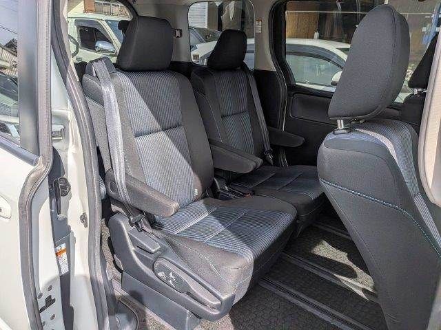 TOYOTA NOAH 2016 Image 31