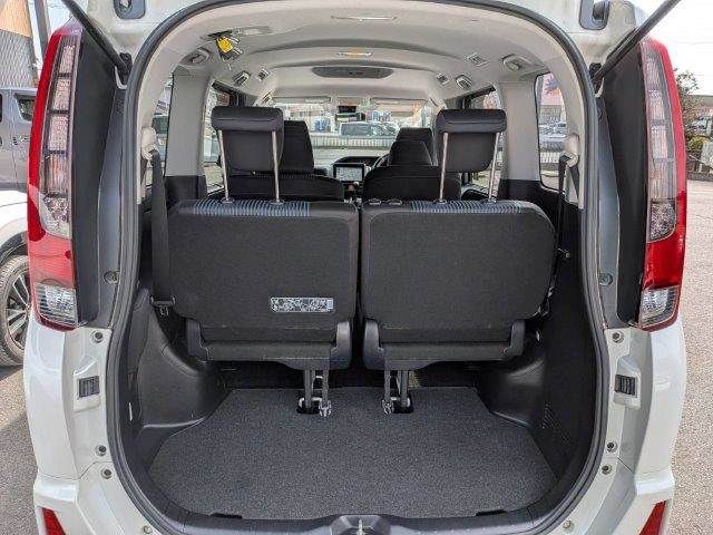 TOYOTA NOAH 2016 Image 31