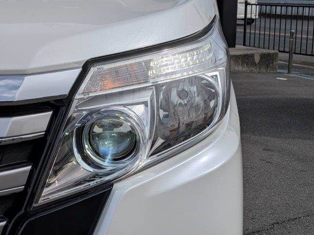 TOYOTA NOAH 2016 Image 31