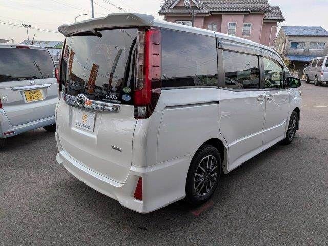 TOYOTA NOAH 2016 Image 31