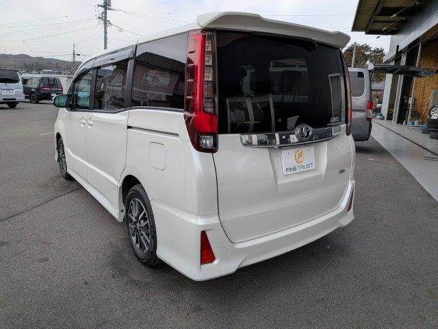 TOYOTA NOAH 2016 Image 31