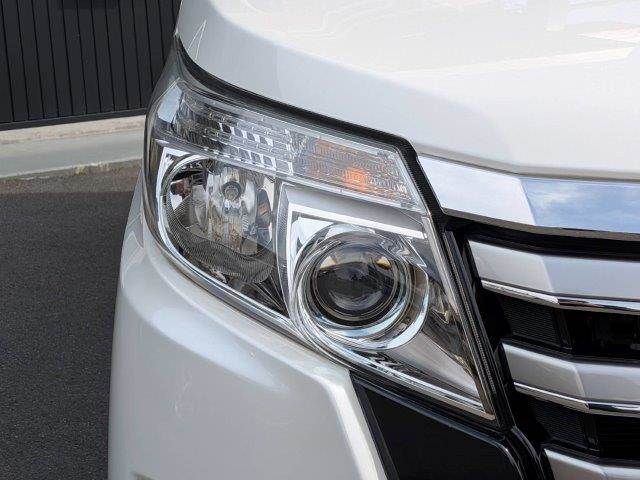 TOYOTA NOAH 2016 Image 31