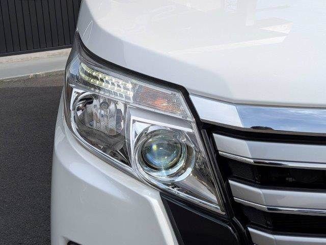 TOYOTA NOAH 2016 Image 31