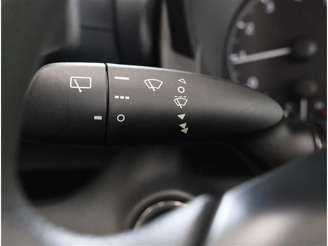 TOYOTA YARIS 2023 Image 31