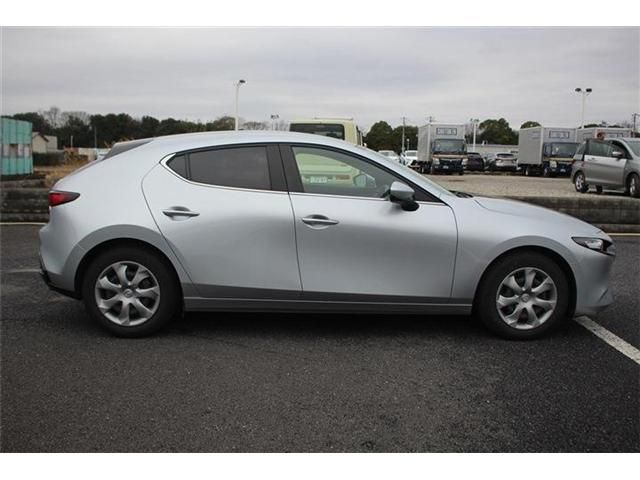 MAZDA 3 FASTBACK 2023 Image 31