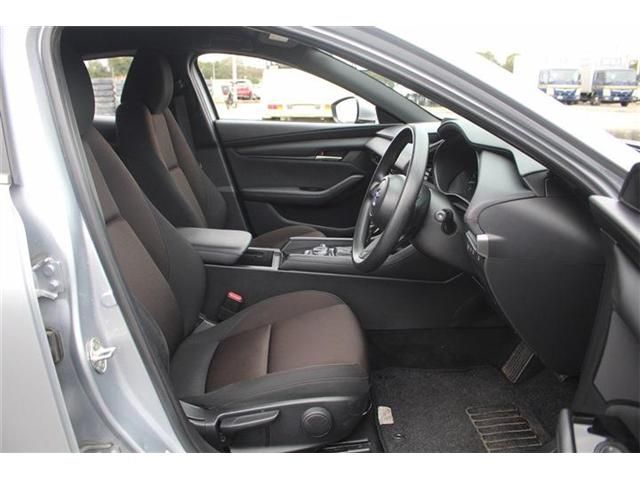 MAZDA 3 FASTBACK 2023 Image 31