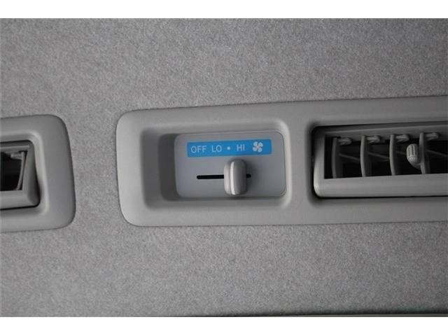 TOYOTA HIACE WAGON 4WD 2018 Image 31