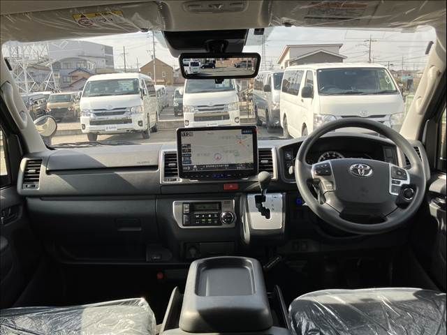 TOYOTA HIACE VAN 4WD 2026 Image 31