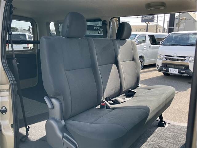 TOYOTA HIACE VAN 4WD 2026 Image 31