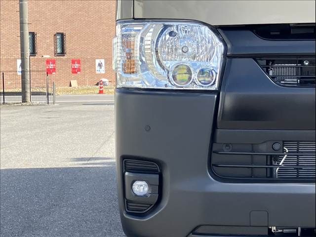 TOYOTA HIACE VAN 4WD 2026 Image 31