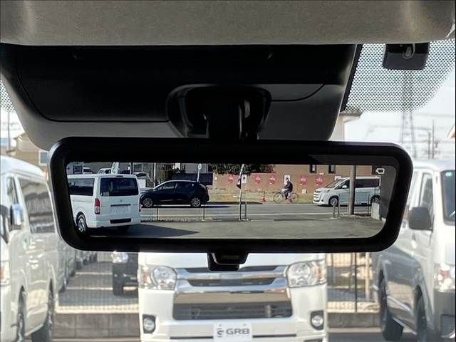 TOYOTA HIACE VAN 4WD 2026 Image 31