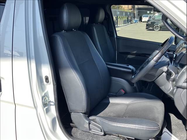 TOYOTA HIACE VAN 4WD 2022 Image 31
