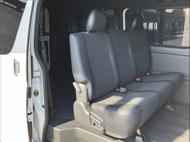 TOYOTA HIACE VAN 4WD 2022 Image 31