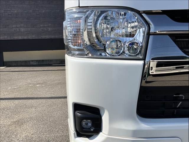 TOYOTA HIACE VAN 4WD 2022 Image 31