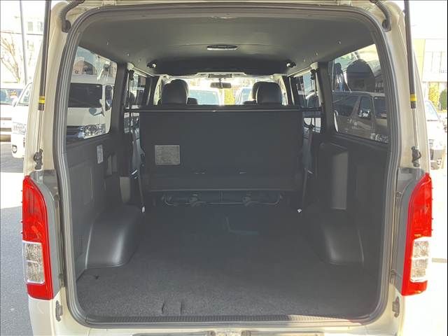TOYOTA HIACE VAN 4WD 2022 Image 31