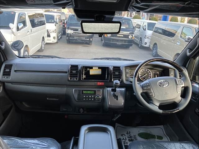 TOYOTA HIACE VAN 2WD 2025 Image 31